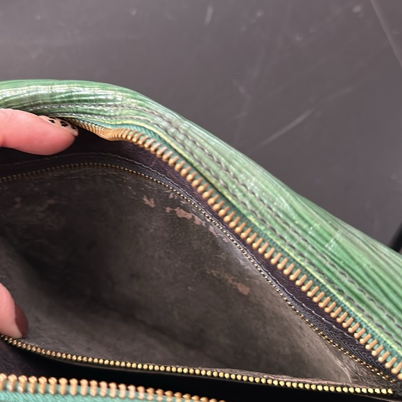 Louis Vuitton crossbody no strap - Picture 8 of 13